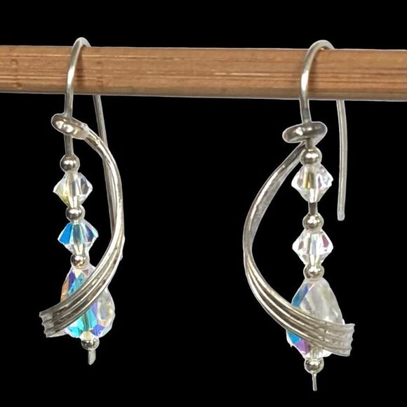 OD# Beautiful 1 1/2” Crystal & Silver Dangle Earrings - Picture 1 of 7